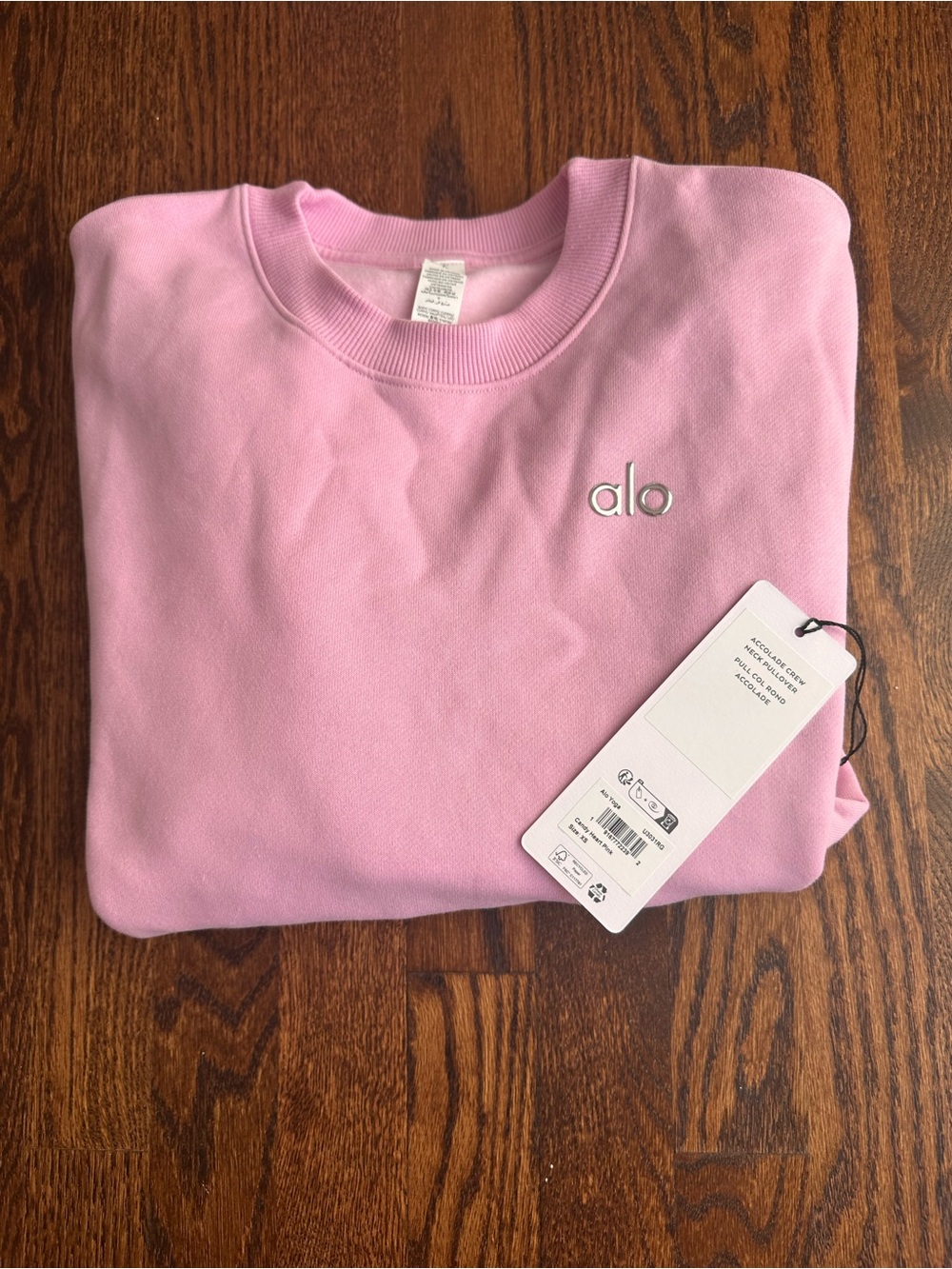 *SET* NWT Alo Accolade Set in Candy Heart Pink ๐ - Picture 7 of 9